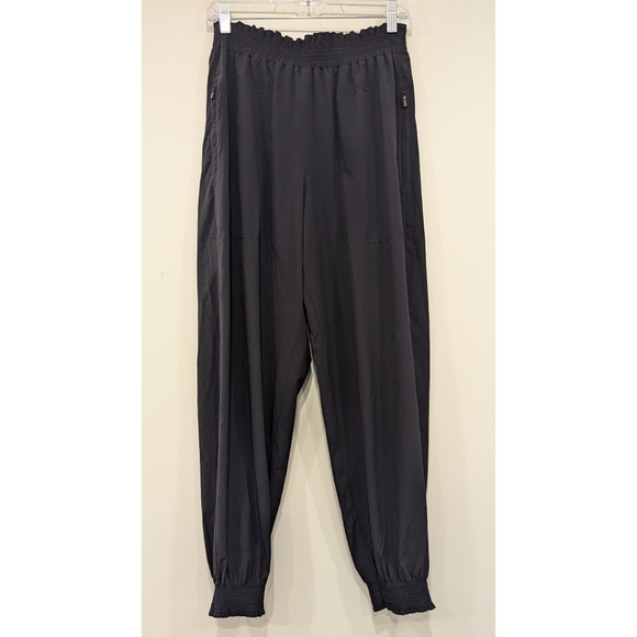 Athleta Savannah Joggers in Black Zip Pockets Size 4 - Picture 1 of 7